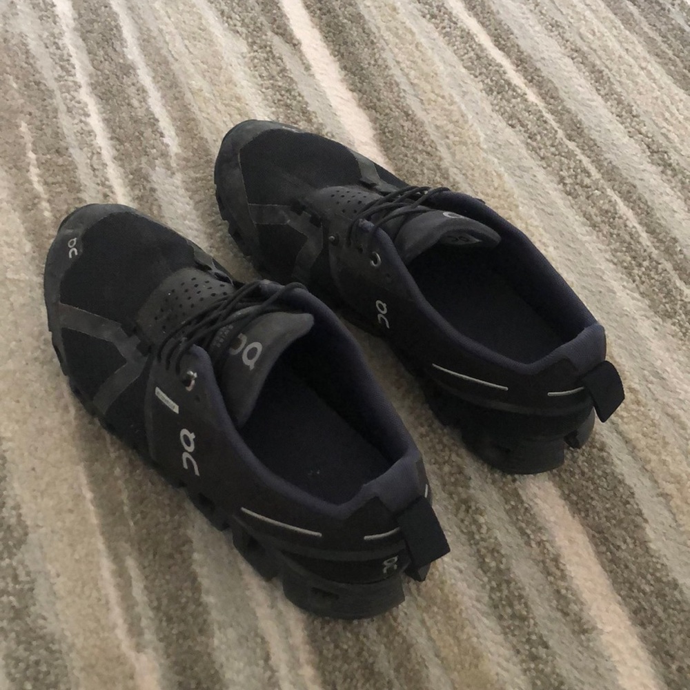 Cloud waterproof women’s size 8 1/2